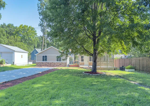 Homes for sale in Champaign, IL | 404 W Columbia Ave, Champaign, IL 61820 | MLS# 12679859