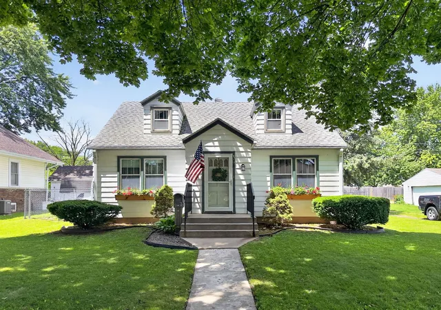 Homes for sale in Rochelle, IL | 908 N 9th St, Rochelle, IL 61068 | MLS# 12679865