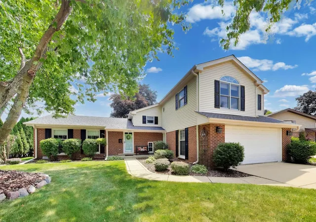 4th image of 2006 N Elizabeth Dr, Arlington Heights, IL 60004 | MLS# 12679875