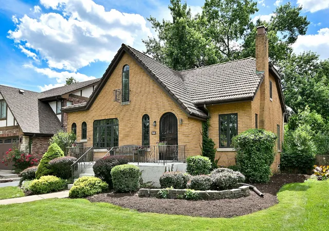 Homes for sale in Elmhurst, IL | 146 S Poplar Ave, Elmhurst, IL 60126 | MLS# 12679884