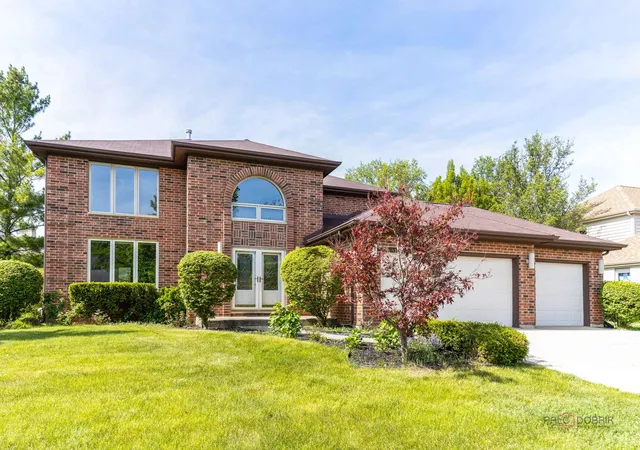 Homes for sale in Buffalo Grove, IL | 810 Edgemere Rd, Buffalo Grove, IL 60089 | MLS# 12679898