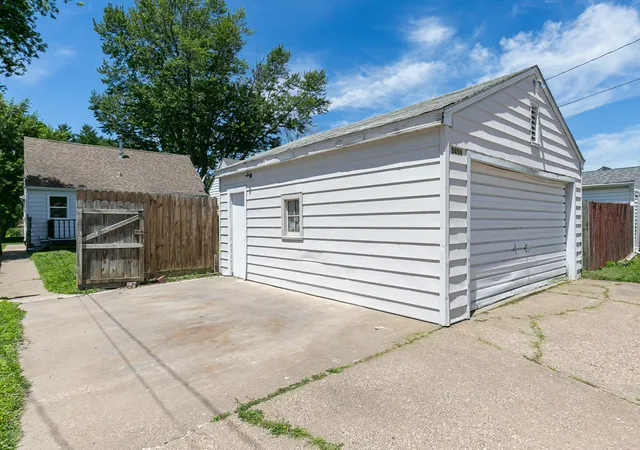 Homes for sale in Moline, IL | 2456 32Nd St, Moline, IL 61265 | MLS# 12679925