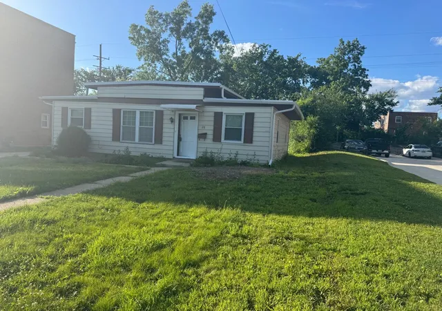 2nd image of 28 W Willow St, Lombard, IL 60148 | MLS# 12679994