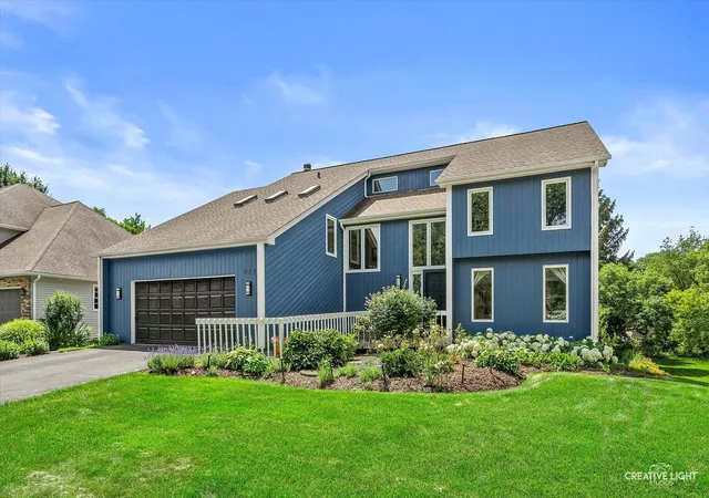 Photo 1 of Single family home for sale at 933 Stanton Dr, Naperville, IL 60540 | MLS# 12680022 | Listing updated on 2026-09-19