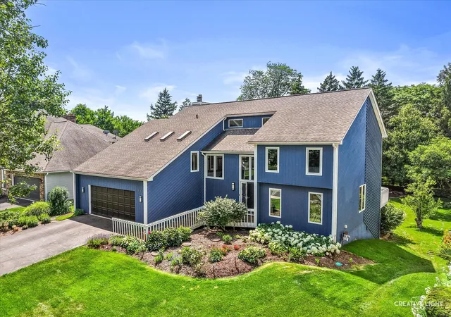 Photo 3 of Single family home for sale at 933 Stanton Dr, Naperville, IL 60540 | MLS# 12680022 | Listing updated on 2026-09-19