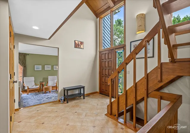 Photo 4 of Single family home for sale at 933 Stanton Dr, Naperville, IL 60540 | MLS# 12680022 | Listing updated on 2026-09-19