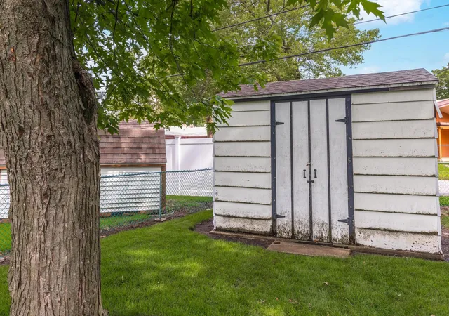 Homes for sale in Pontiac, IL | 3 Manor Dr, Pontiac, IL 61764 | MLS# 12680061