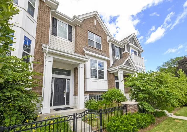 Photo 3 of Townhouse for sale at 9242 143rd Street, Orland Park, IL 60462 | MLS# 12680085 | Listing updated on 2026-08-28
