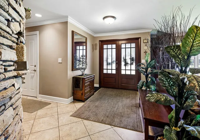 2nd image of 6833 N Concord Ln N, Niles, IL 60714 | MLS# 12680136