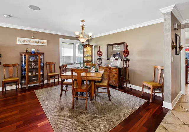 5th image of 6833 N Concord Ln N, Niles, IL 60714 | MLS# 12680136