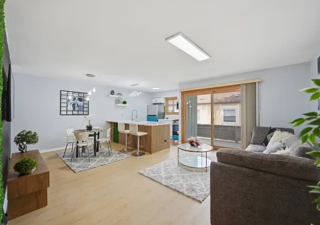 3rd image of 20125 Woodale St, Lynwood, IL 60411