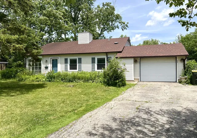 Homes for sale in Glenview, IL | 329 Cherry Ct, Glenview, IL 60025 | MLS# 12680187