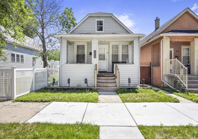 Homes for sale in Chicago, IL | 13219 S Houston Ave, Chicago, IL 60633 | MLS# 12680211