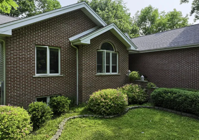 Photo 2 of Single family home for sale at 3 Wood Dr, Putnam, IL 61560 | MLS# 12680214 | Listing updated on 2026-08-28