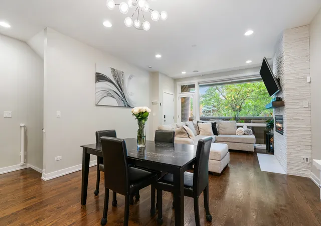 3rd image of 1536 W Walton St, Chicago, IL 60642