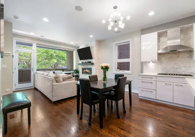 4th image of 1536 W Walton St, Chicago, IL 60642