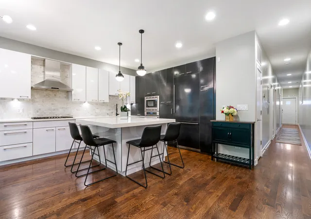 5th image of 1536 W Walton St, Chicago, IL 60642