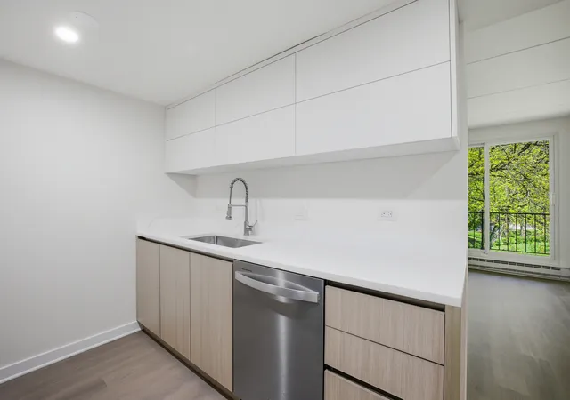 Homes for sale in Elmhurst, IL | 255 S West Ave #310, Elmhurst, IL 60126 | MLS# 12680255