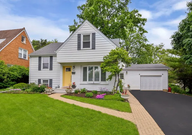 1st image of 541 Park Row, Glen Ellyn, IL 60137 | MLS# 12680262