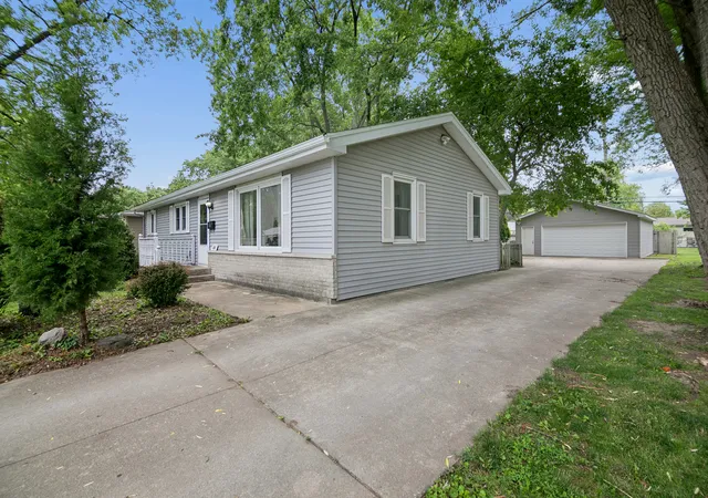 Homes for sale in Bradley, IL | 660 Jonette Ave, Bradley, IL 60915 | MLS# 12680270