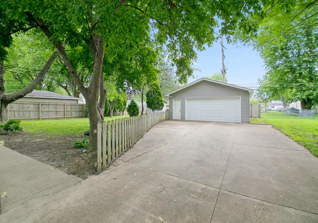 Homes for sale in Bradley, IL | 660 Jonette Ave, Bradley, IL 60915 | MLS# 12680270