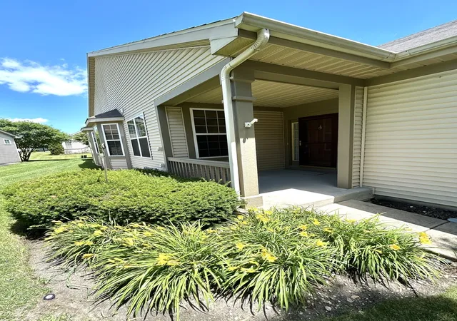2nd image of 21214 Lily Lake Ln, Crest Hill, IL 60403 | MLS# 12680273