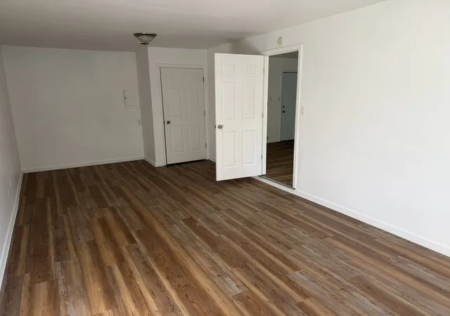 Photo 4 of Single family home for sale at 1912 Southwood Dr, Champaign, IL 61821 | MLS# 12680278 | Listing updated on 2026-10-22