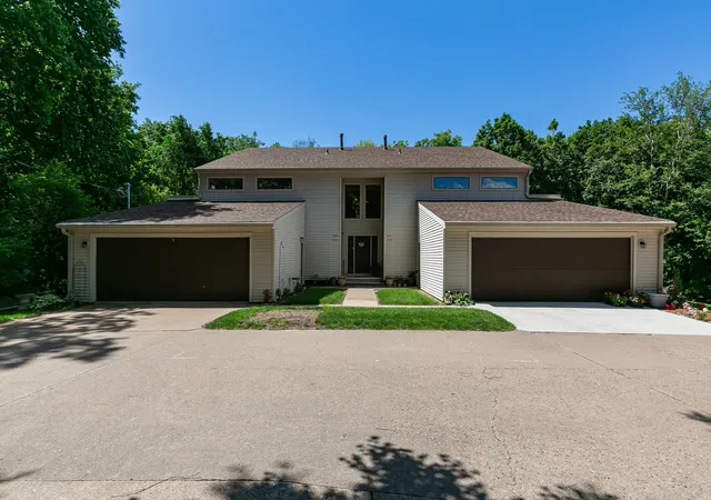 Homes for sale in Moline, IL | 1225 35th Street Dr #L, Moline, IL 61265 | MLS# 12680287