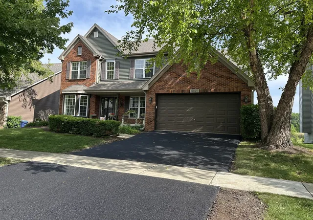 Homes for sale in Geneva, IL | 39w219 E Mallory Dr, Geneva, IL 60134 | MLS# 12680313