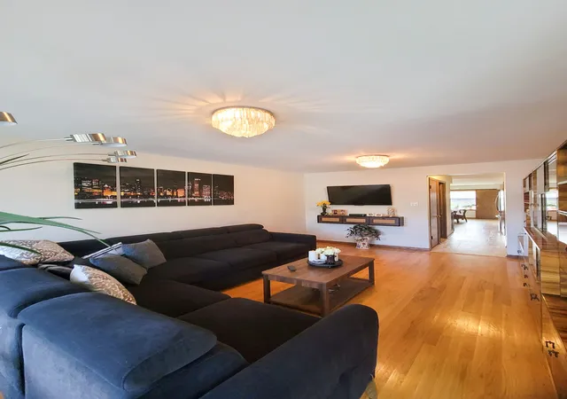 2nd image of 7043 40th St, Berwyn, IL 60402 | MLS# 12680359