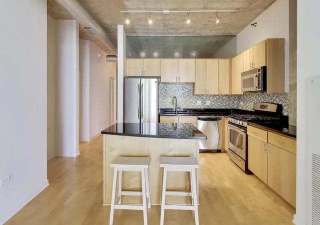 Homes for sale in Chicago, IL | 700 N Larrabee St #1302, Chicago, IL 60654 | MLS# 12680396