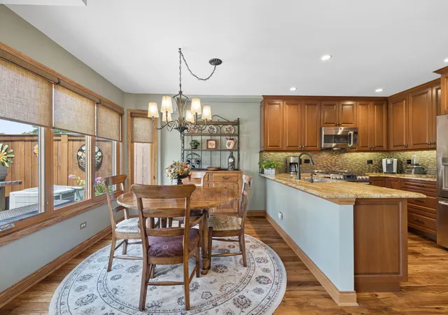 5th image of 328 Cromwell Ct, Westmont, IL 60559 | MLS# 12680406