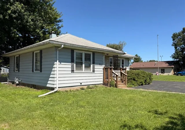 Homes for sale in Colona, IL | 811 1St St, Colona, IL 61241 | MLS# 12680437