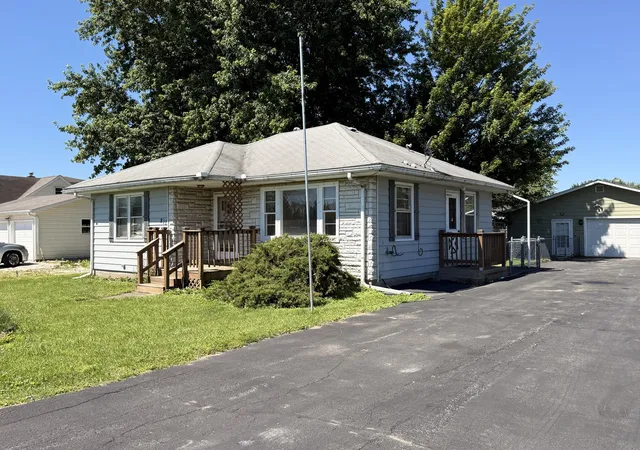 Homes for sale in Colona, IL | 811 1St St, Colona, IL 61241 | MLS# 12680437