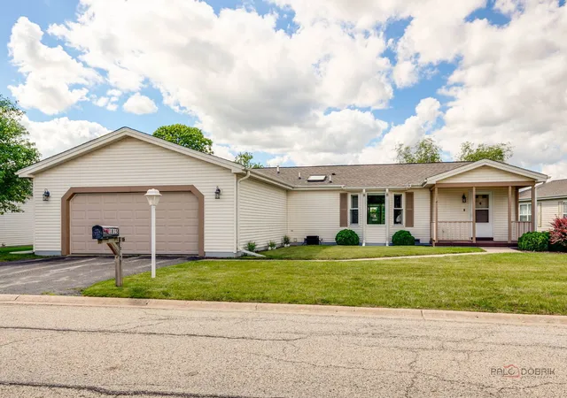 Homes for sale in Grayslake, IL | 1815 Paddock Ct, Grayslake, IL 60030 | MLS# 12680454