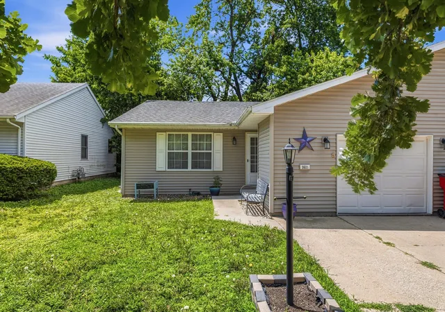2nd image of 1615/1617 W Union St, Champaign, IL 61821 | MLS# 12680468
