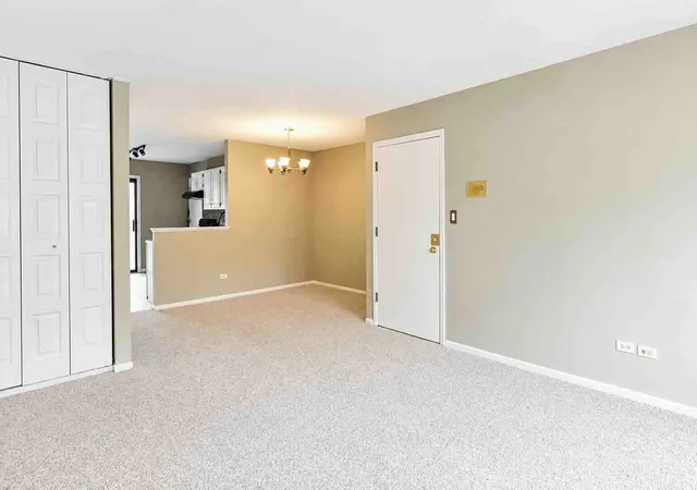 5th image of 156 Dunteman Dr #301, Glendale Heights, IL 60139 | MLS# 12680470