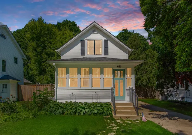 Homes for sale in Geneva, IL | 622 Illinois St, Geneva, IL 60134 | MLS# 12680472