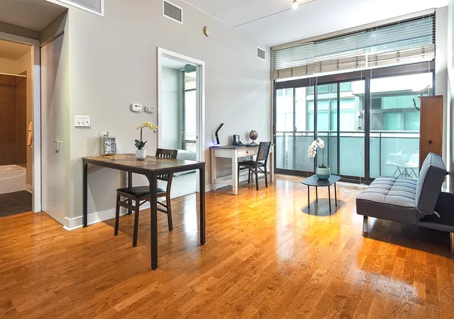 Homes for sale in Chicago, IL | 650 W Wayman St, Chicago, IL 60661