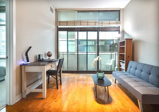 Homes for sale in Chicago, IL | 650 W Wayman St, Chicago, IL 60661