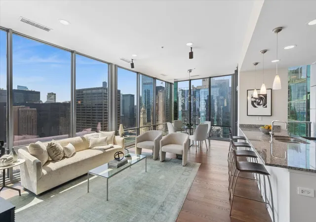 2nd image of 240 E Illinois St, Chicago, IL 60611