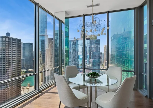 3rd image of 240 E Illinois St, Chicago, IL 60611