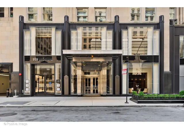 2nd image of 159 E Walton Pl #8G, Chicago, IL 60611 | MLS# 12680556