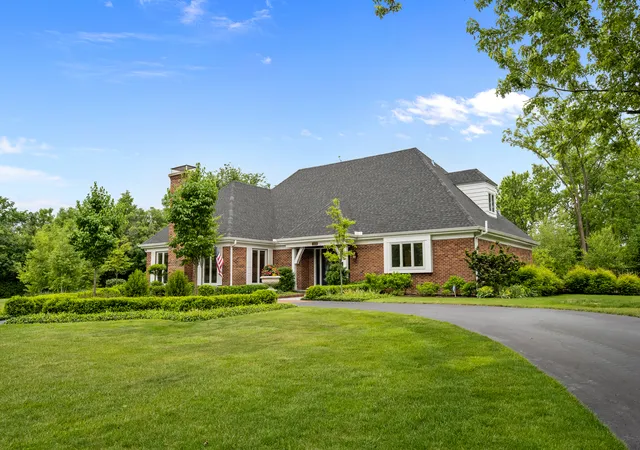 Homes for sale in Lake Forest, IL | 150 N Suffolk Ln, Lake Forest, IL 60045 | MLS# 12680564
