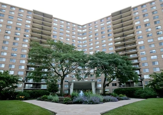 Homes for sale in Chicago, IL | 7033 N Kedzie Ave #1410, Chicago, IL 60645 | MLS# 12680575