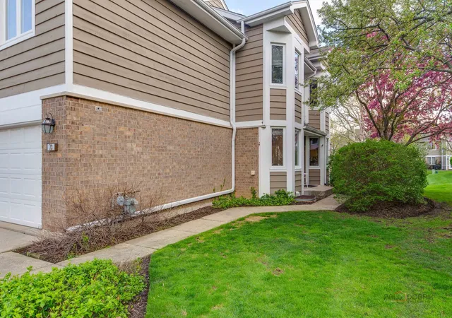 Homes for sale in Buffalo Grove, IL | 73 Woodstone Dr, Buffalo Grove, IL 60089 | MLS# 12680599