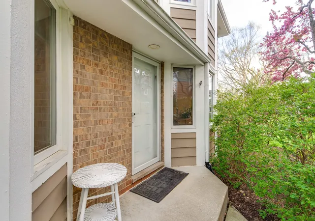 Homes for sale in Buffalo Grove, IL | 73 Woodstone Dr, Buffalo Grove, IL 60089 | MLS# 12680599