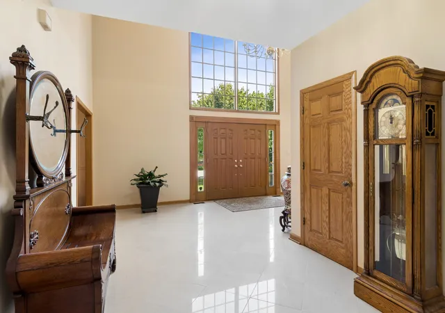 2nd image of 130 N Buckingham Dr, Sugar Grove, IL 60554 | MLS# 12680632