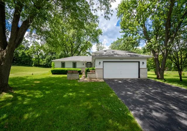 Homes for sale in Antioch, IL | 40581 N Sunset Dr, Antioch, IL 60002 | MLS# 12680657