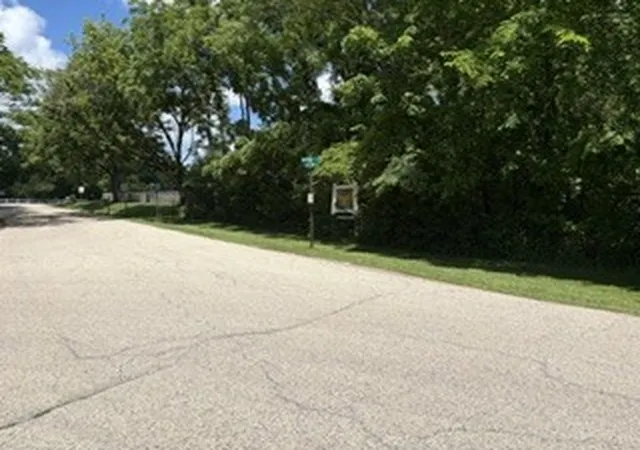 Homes for sale in Antioch, IL | 24272 W Bayview Rd, Antioch, IL 60002 | MLS# 12680674